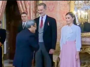 السفير الإيراني لدى مدريد يمتنع عن مصافحة الملكة ليتيزيا 