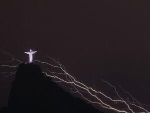 تمثال المسيح الفادي