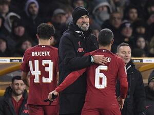 ليفربول بدون تياغو (يمين) لمدة شهر (المصدر: أ ف ب)