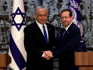 Netanyahu (L), Herzog (R) 