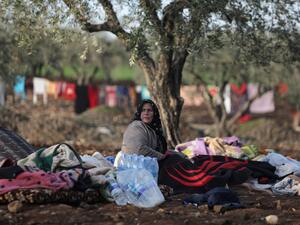 Syrian women sleeps in the wild 