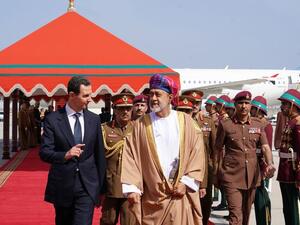 الاسد زار مسقط والتقى بسلطان عمان