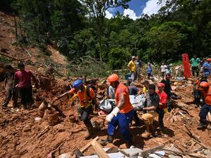 فيضانات وإنهيارات أرضية في البرازيل (ا ف ب)