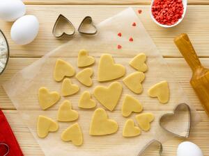 كوكيز قلوب التوت الخالية من الغلوتين