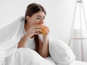 طبيب البوابة: 5 أطعمة تؤثر على الصحة العقلية
