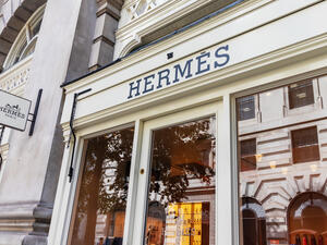 Hermès rides luxury boom