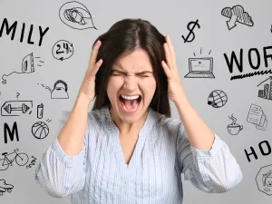 طبيب البوابة: هذه الأطعمة تزيد القلق والتوتر