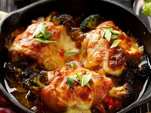 أفخاذ الدجاج المحشوة والمقرمشة 