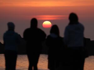 تحذيرات من تسونامي