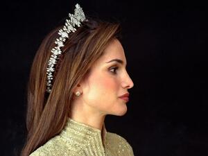 نظرة على أشهر تيجان الملكة رانيا 