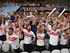جماهير الزمالك تساند فريقها اليوم أمام البنك الأهلي (المصدر: أ ف ب)