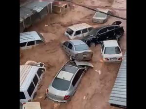 فيضانات قوية تضرب جنوب تركيا (لقطة شاشه)