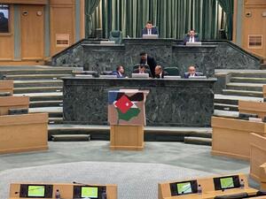 خريطتي الأردن وفلسطين على منصة مجلس النواب