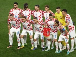 Croatia's starting XI pose prior to the Qatar 2022 World Cup football third place play-off match between Croatia and Morocco at Khalifa International Stadium in Doha on December 17, 2022. (Photo by ADRIAN DENNIS / AFP)