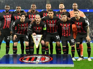 AC Milan's players pose for team photo during the UEFA Champions League round of 16 second-leg football match between Tottenham Hotspur and Milan AC at Tottenham Hotspur Stadium in London on March 8, 2023. (Photo by JUSTIN TALLIS / AFP)