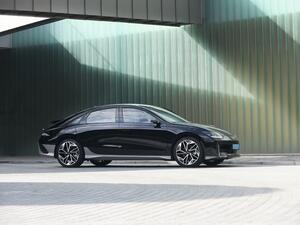 Hyundai 2023 IONIQ 6 SE Long Range RWD Achieves an exceptional EPA-Estimated Driving Range