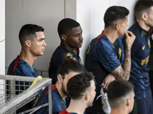 Portugal’s forward Cristiano Ronaldo (L) attends with his teammates a training session at Cidade do Futebol training camp in Oeiras, outskirts of Lisbon, on March 20, 2023, ahead of their UEFA Euro 2024 qualifier football match against Liechtenstein and Luxembourg. (Photo by PATRICIA DE MELO MOREIRA / AFP)