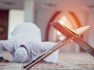 Canadian rail firm apologizes to Muslim man barred from praying