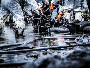 Kuwait declares state of emergency after oil spill