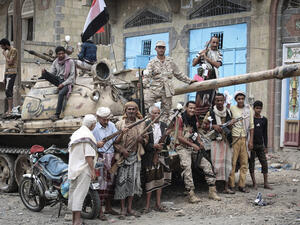 جنود مسلحون في ​​مدينة تعز اليمنية