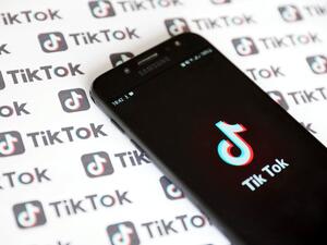 تطبيق تيك توك أطلق في العام 2018 ومتخصص بإنشاء مقاطع فيديو قصيرة المدة