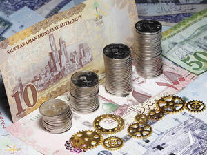 Saudi economy oil reliance tappering