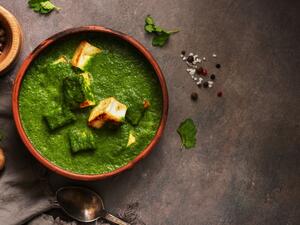 يخنة كاري السبانخ النباتية