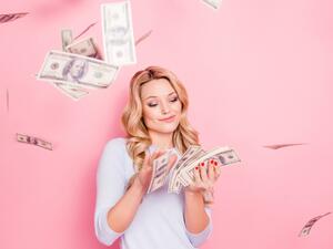 مواليد هذه الأبراج سيئون في إدارة الأموال