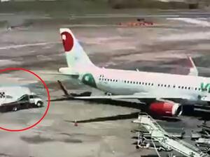 شاحنة تقترب من طائرة رابضة بمطار بالمكسيك (لقطة شاشة)