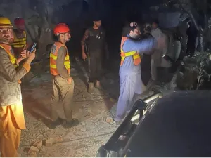 12 قتيلا بانفجار مقر لمكافحة الارهاب في باكستان