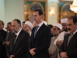 الأسد يؤدي صلاة عيد الفطر في حي المزة بدمشق