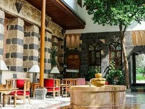 سياح الخليج يتدفقون الى سورية ولبنان