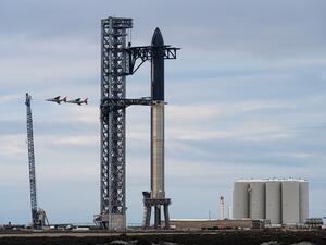 SpaceX gears up for Starship rocket launch Monday