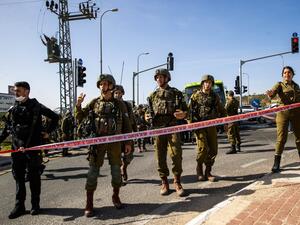 2 Israeli soldiers wounded in stabbing attack