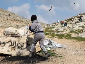  عرين الاسود التي تأسست في مدينة نابلس في الضفة الغربية المحتلة تعلن قصف اسرائيل من غزة