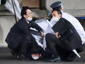 Japan PM escapes smoke bomb attack
