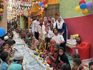 إفطار جماعي للأطفال في حي لياري في كراتشي