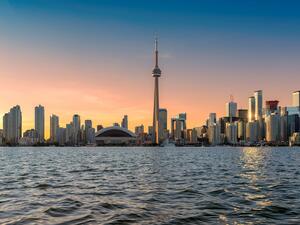 Etihad airways goes daily to Toronto