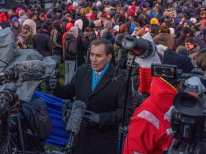 “الجنود الأمريكيين يعملون بشكل قانوني في سوريا لحماية مصالح الأمن القومي”.