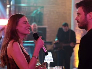 Serenay Sarıkaya goes viral after singing in Aile