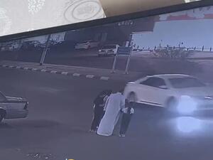 نجاة أسرة كاملة من حادث دهس في السعودية