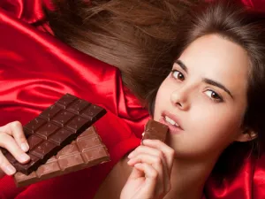 ما تفسير رؤية الشوكولاتة في الحلم؟