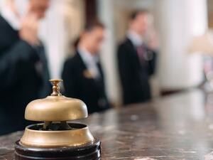 10 تفسيرات لرؤية الفندق في الحلم