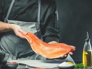 وصفة السلمون النرويجي المشوي