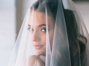 فستان الزفاف المناسب لمولودة برج الثور