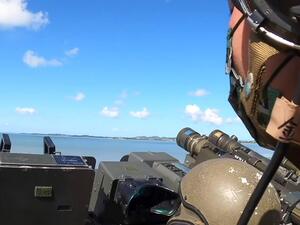 جندي من الجيش التايواني، في موقع عسكري بالجزيرة (أ ف ب)