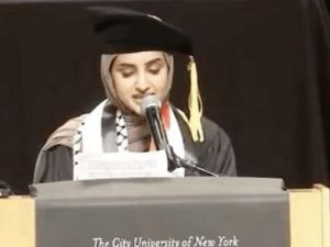  الطالبة اليمنية فاطمة موسى محمد