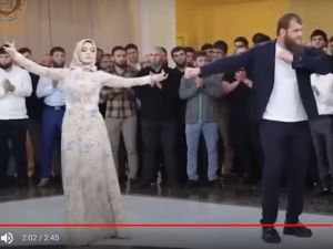  رقص الحضور والعروسين الرقصات الشيشانية المحببة