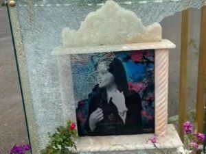 تخريب قبر مهسا أميني رمز الحركة الاحتجاجية في ايران