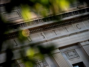 مكافأة 10 ملايين دولار للقبض على قرصان روسي